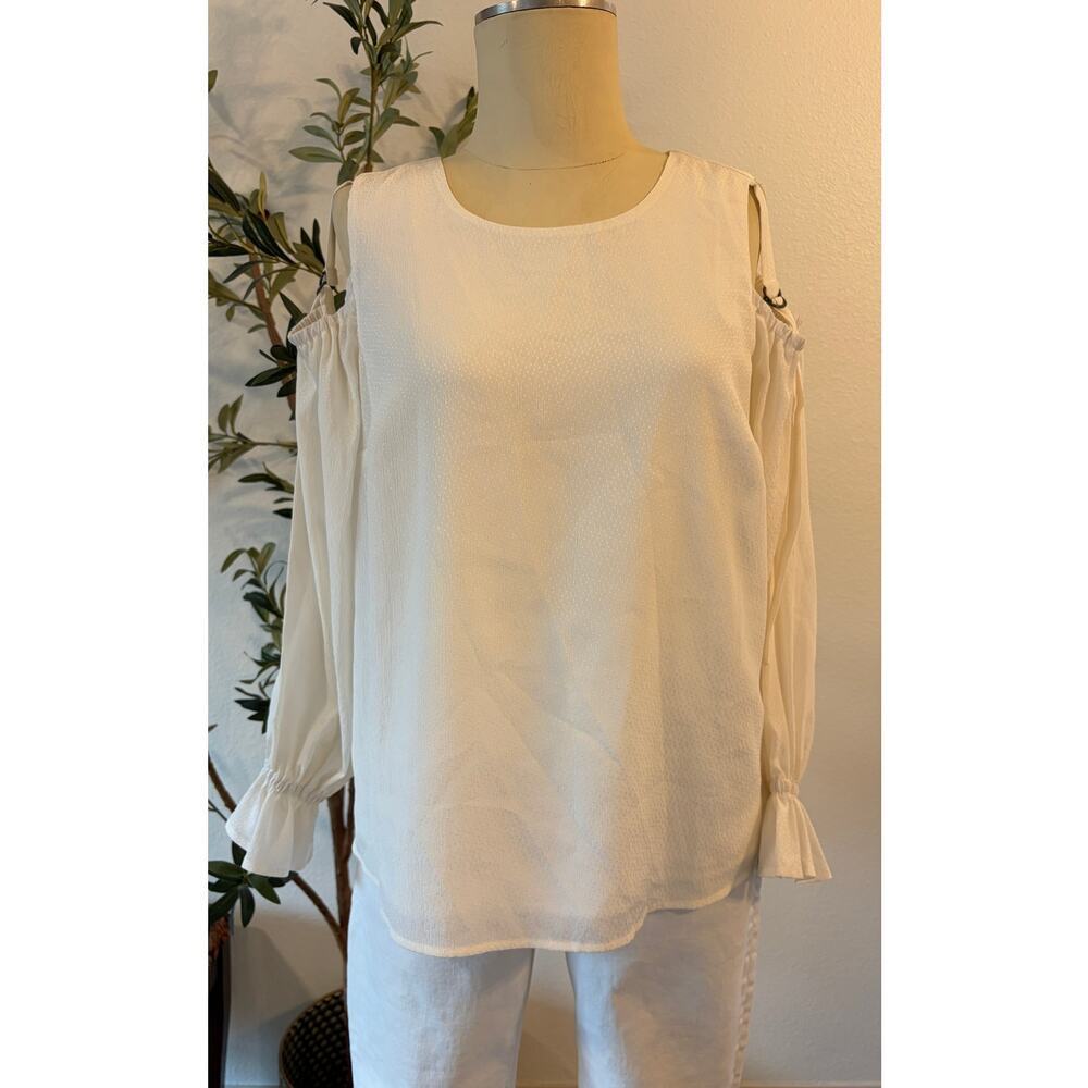1.State Ivory Cold Shoulder Blouse Ruffle Cuff Textured Long Sleeve Top Size M
